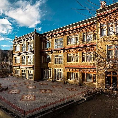 Hotel Alpine Ladakh Leh Bagian luar foto