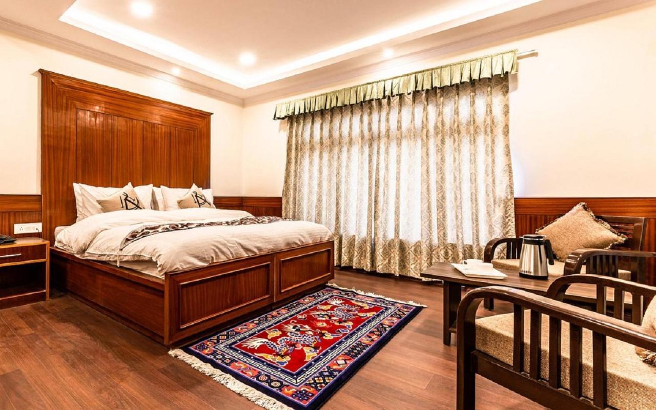 Hotel Alpine Ladakh Leh Bagian luar foto