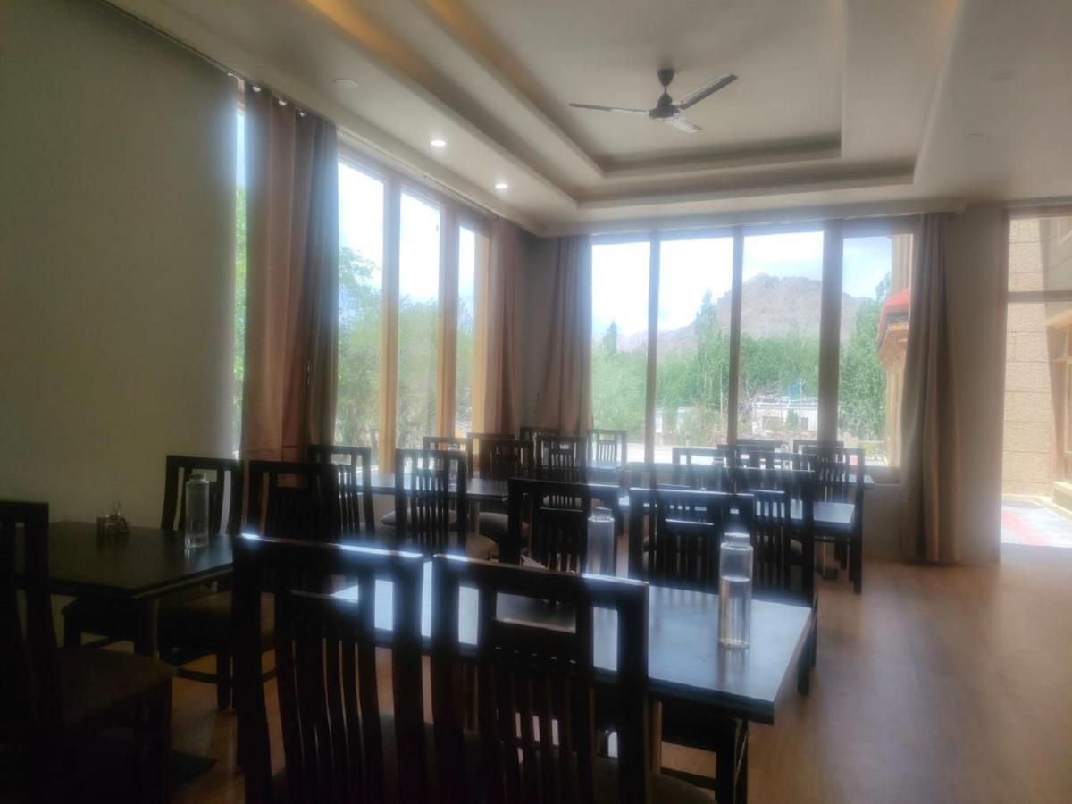 Hotel Alpine Ladakh Leh Bagian luar foto